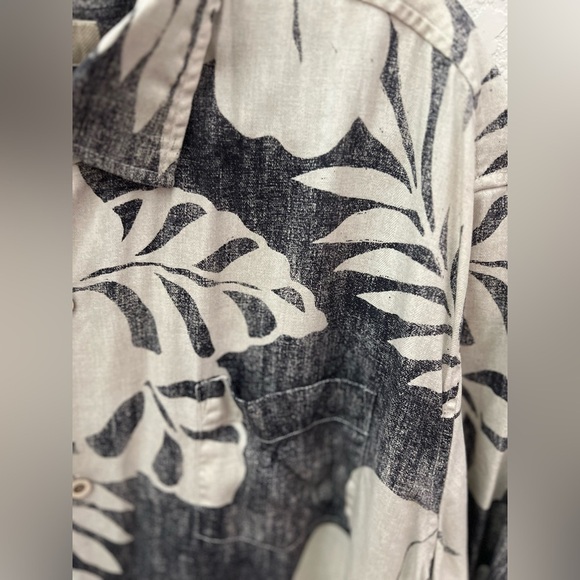 Tommy Bahama XXXL 100% Silk Hawaiian Shirt | Black Beige Floral Camp Button-Down - Picture 4 of 8